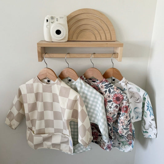 Long Sleeve Bib >> Wipeable Catch-All Baby Bib