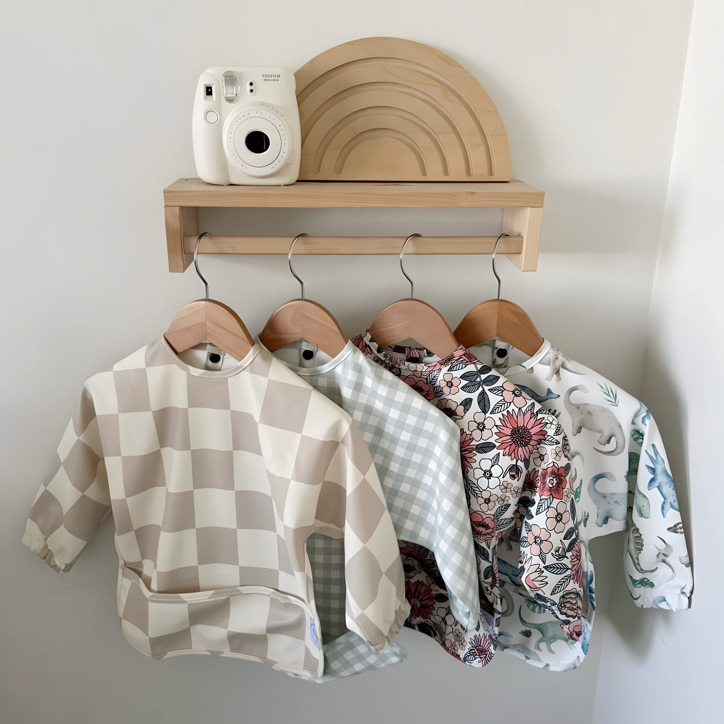 Long Sleeve Bib >> Wipeable Catch-All Baby Bib